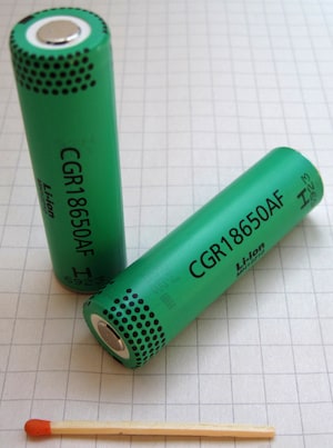 18650 Li-ion batteries